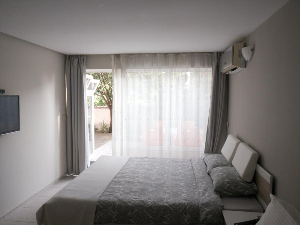 Treti Mart North Daire Primorsko Dış mekan fotoğraf