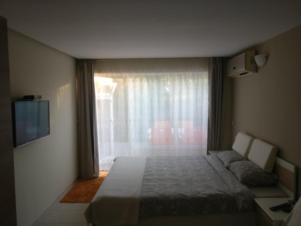 Treti Mart North Daire Primorsko Dış mekan fotoğraf